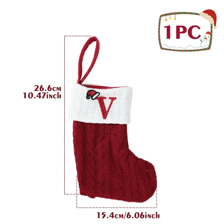Chaussette de Noël neuve en tricot avec monogramme et lettres rouges