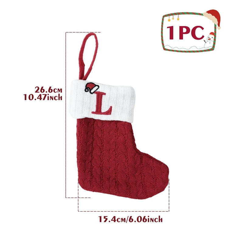 Chaussette de Noël neuve en tricot avec monogramme et lettres rouges