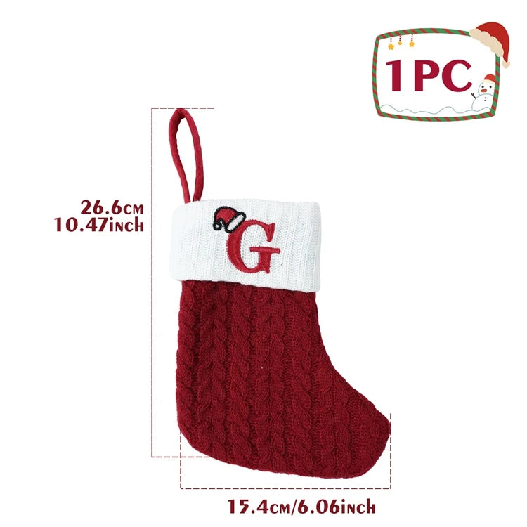 Chaussette de Noël neuve en tricot avec monogramme et lettres rouges