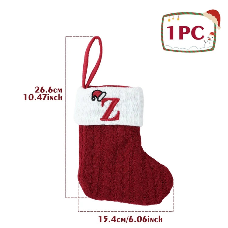 Chaussette de Noël neuve en tricot avec monogramme et lettres rouges