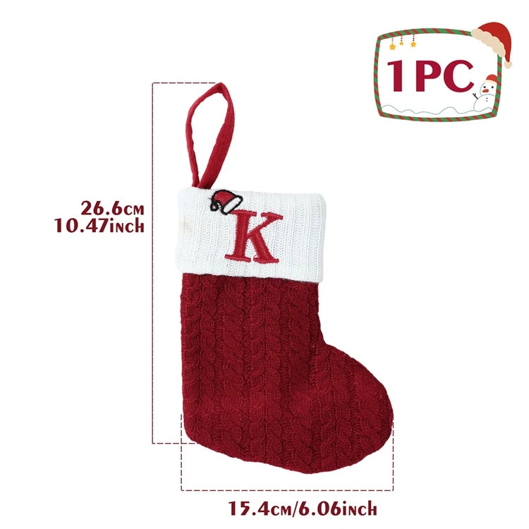 Chaussette de Noël neuve en tricot avec monogramme et lettres rouges