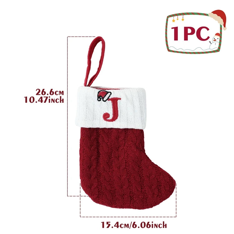 Chaussette de Noël neuve en tricot avec monogramme et lettres rouges