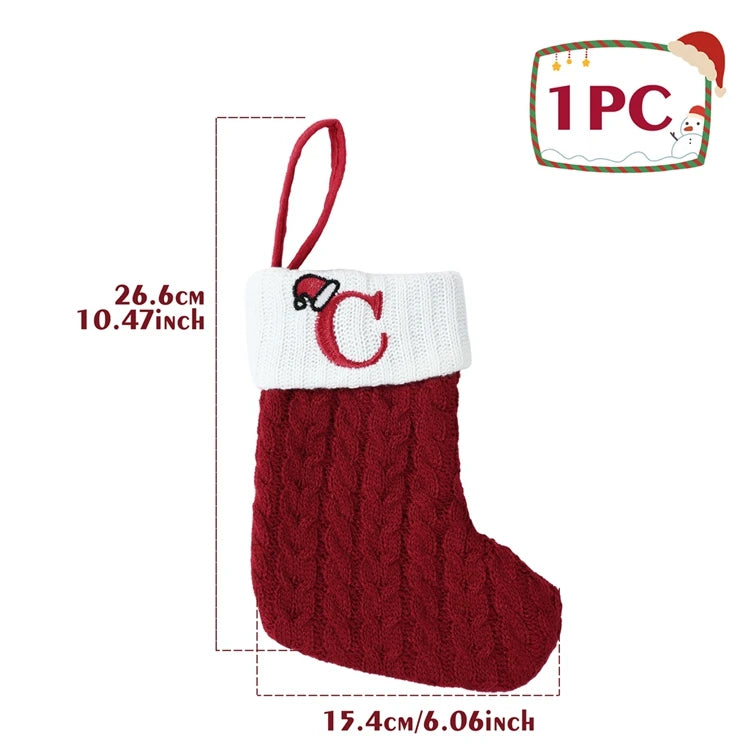 Chaussette de Noël neuve en tricot avec monogramme et lettres rouges