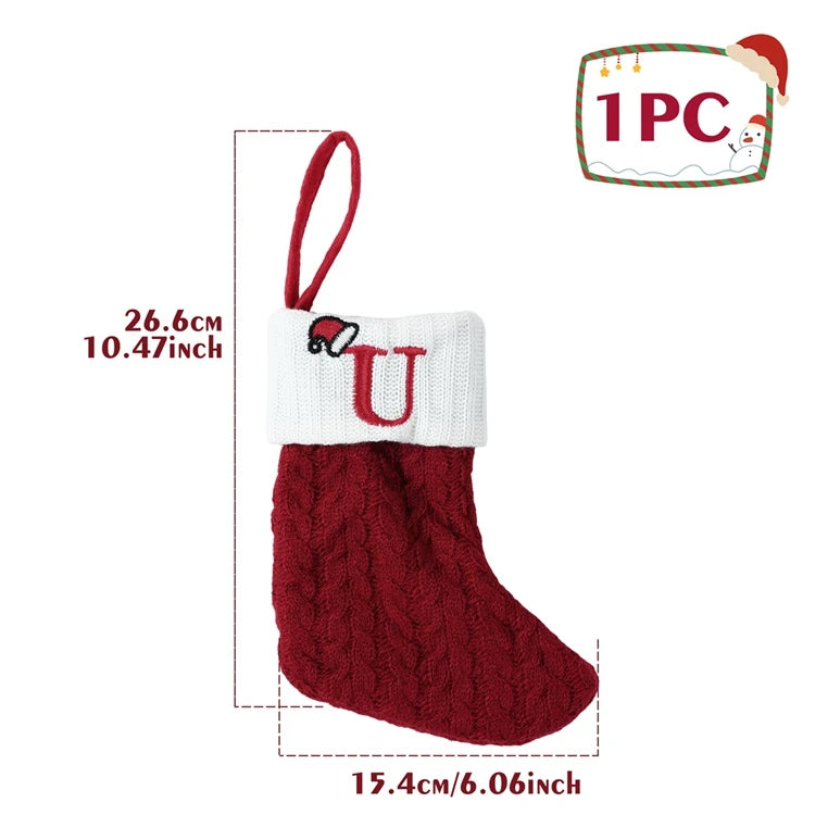 Chaussette de Noël neuve en tricot avec monogramme et lettres rouges